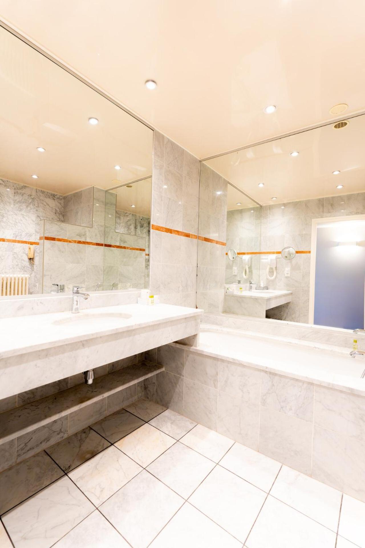 Hotel D'Angleterre Chalons en Champagne Ngoại thất bức ảnh